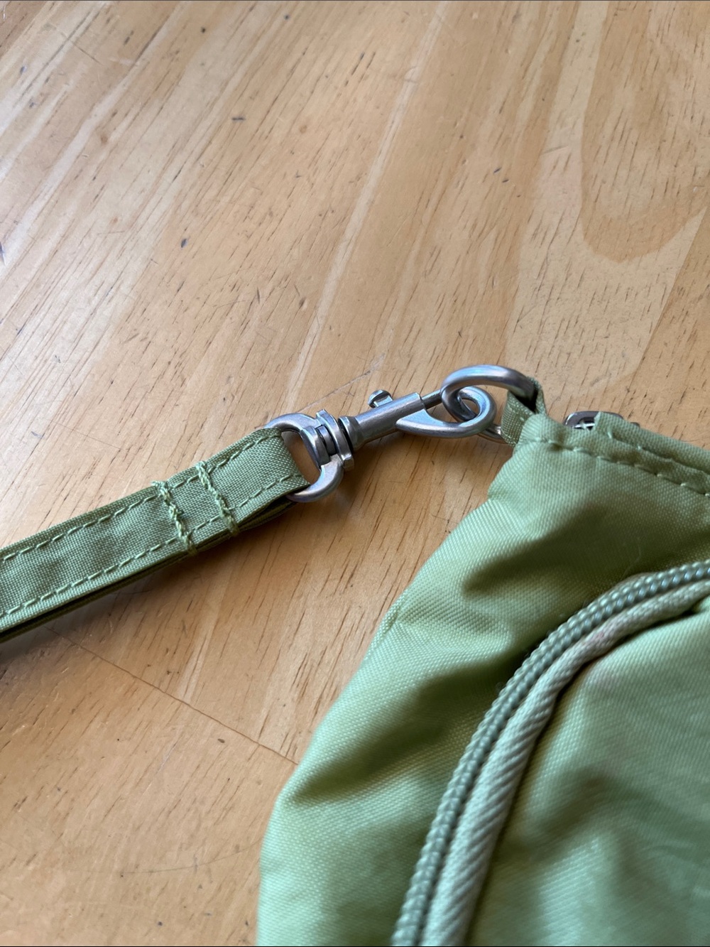 Used Baggallini wristlet **Please read description** - Picture 6 of 7